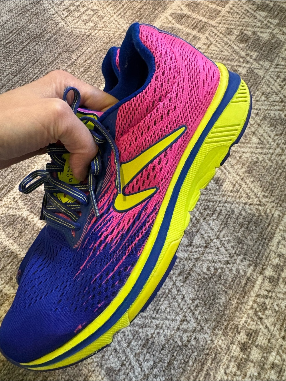 Newton Women’s Gravity Royal Blue with Pink Accent Running Shoes - Picture 3 of 4